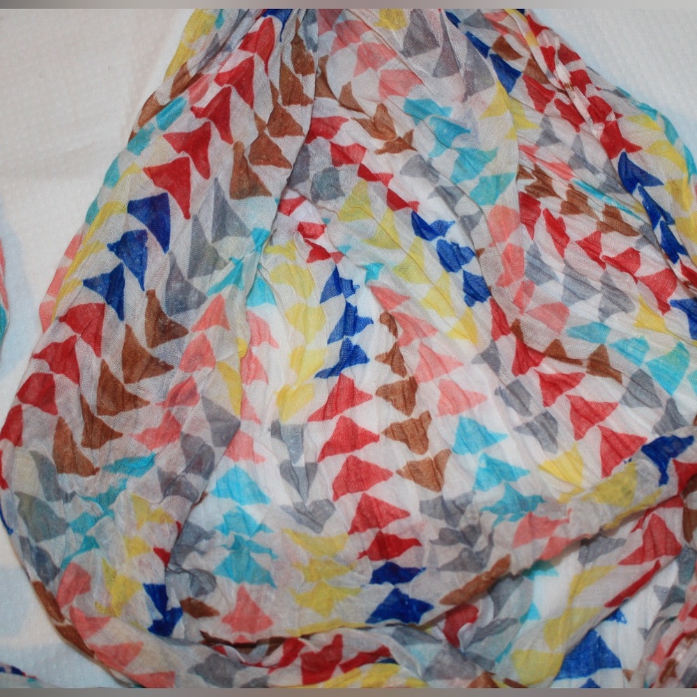 Colorful Geometric Pattern Infinity Scarf - Picture 4 of 5